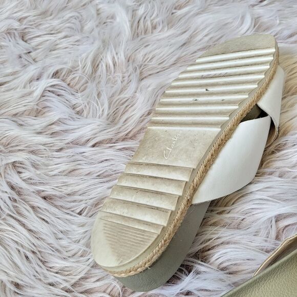 Clarks    - Picture 3 of 5